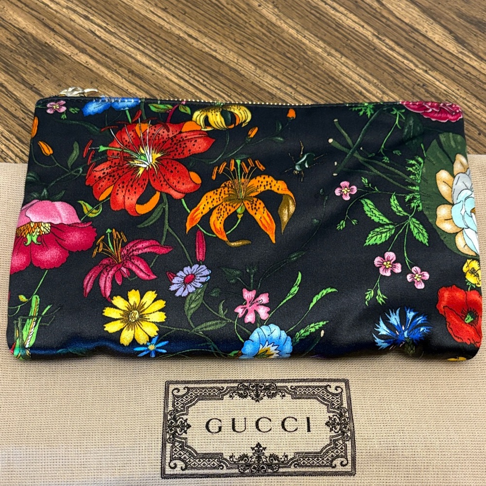 Gucci Black Floral Accessories Bag - NEW (w/o tags)